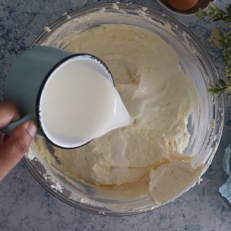 Step 4 Mixing the cake batter Red Langminton Cake