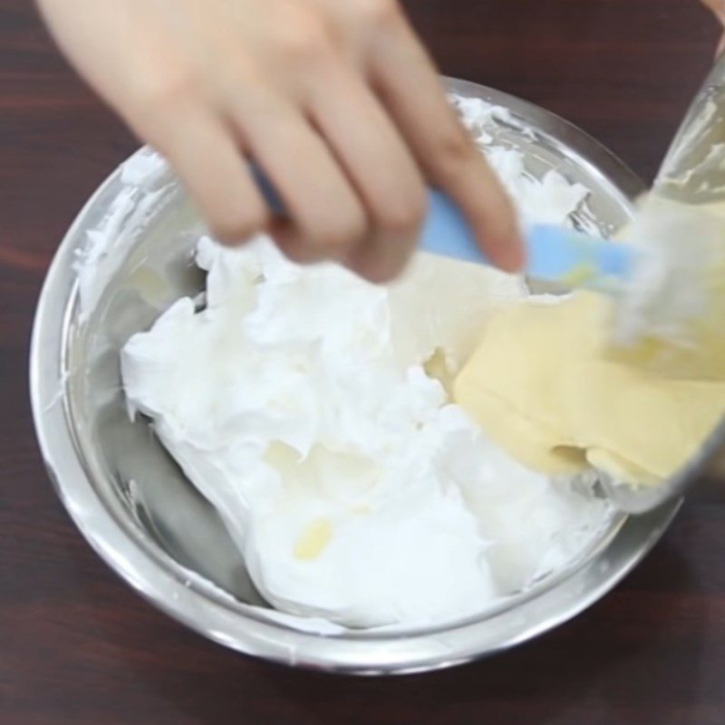 Step 3 Mixing the cake batter Sponge cake using a rice cooker