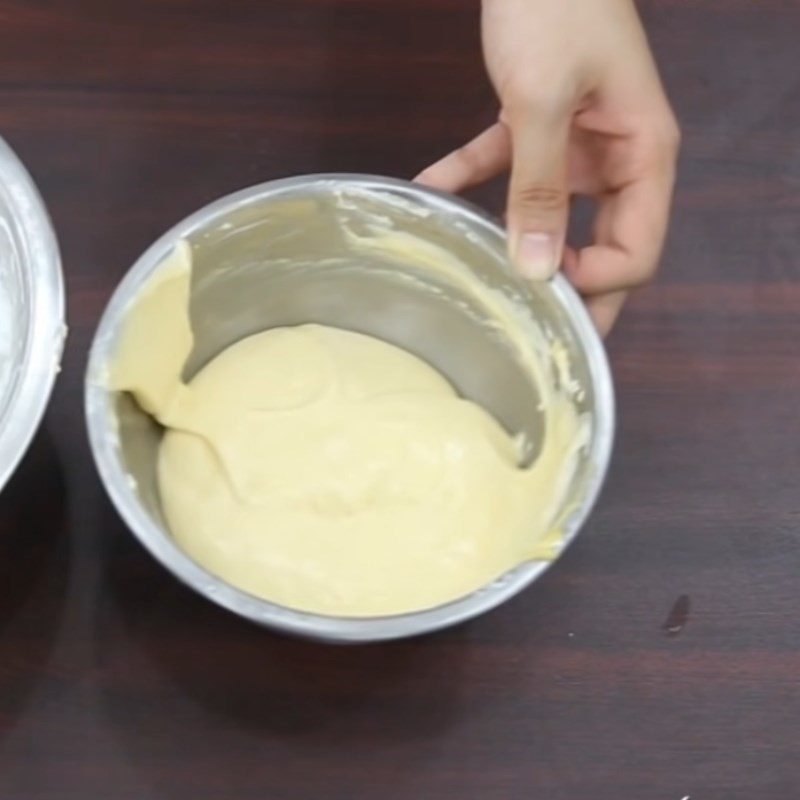 Step 3 Mixing the cake batter Sponge cake using a rice cooker