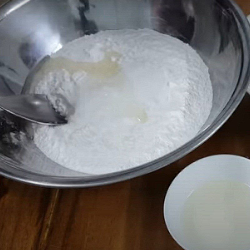 Step 1 Mix the dough Coconut-filled Cookies