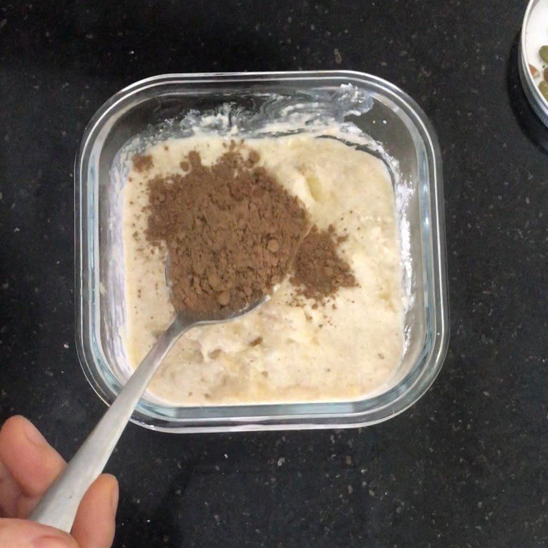 Step 2 Mixing the oatmeal banana cake batter Oatmeal banana cake