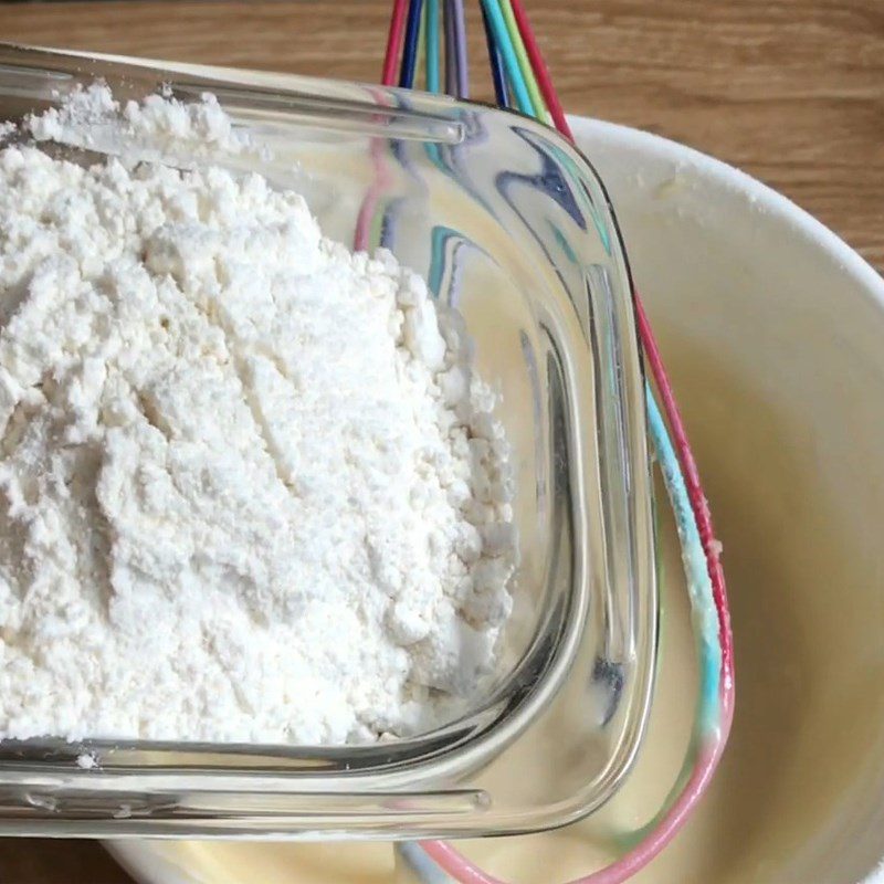 Step 2 Mix the cookie dough using an air fryer