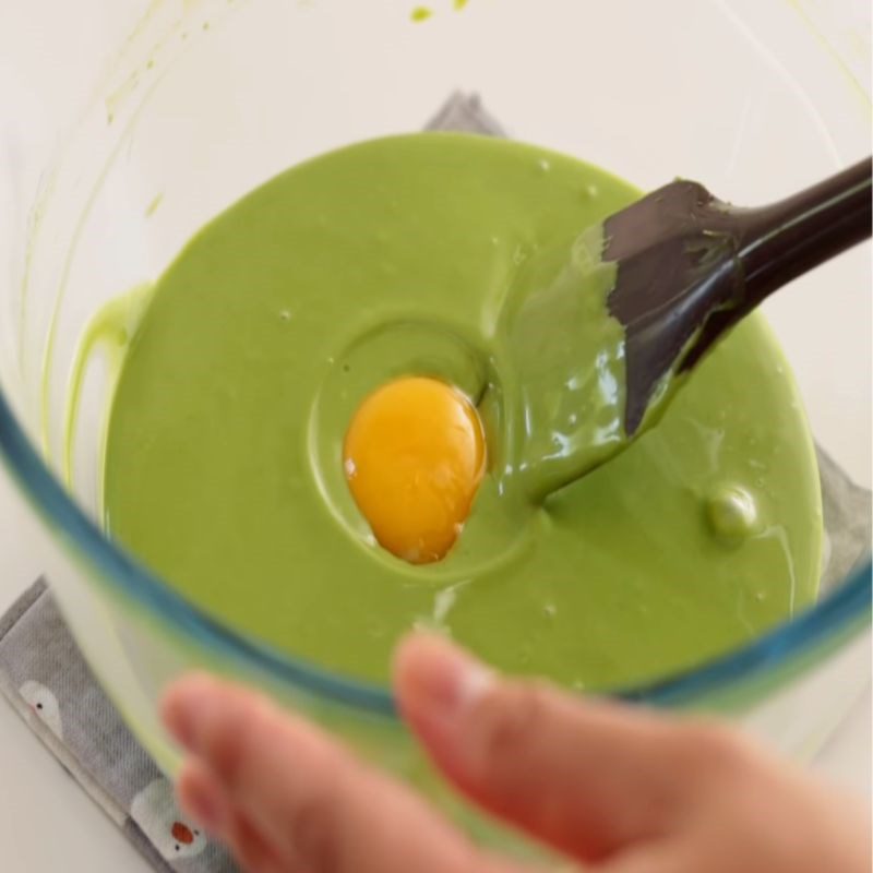 Step 2 Mix the green tea souffle cake batter Cheese souffle cake