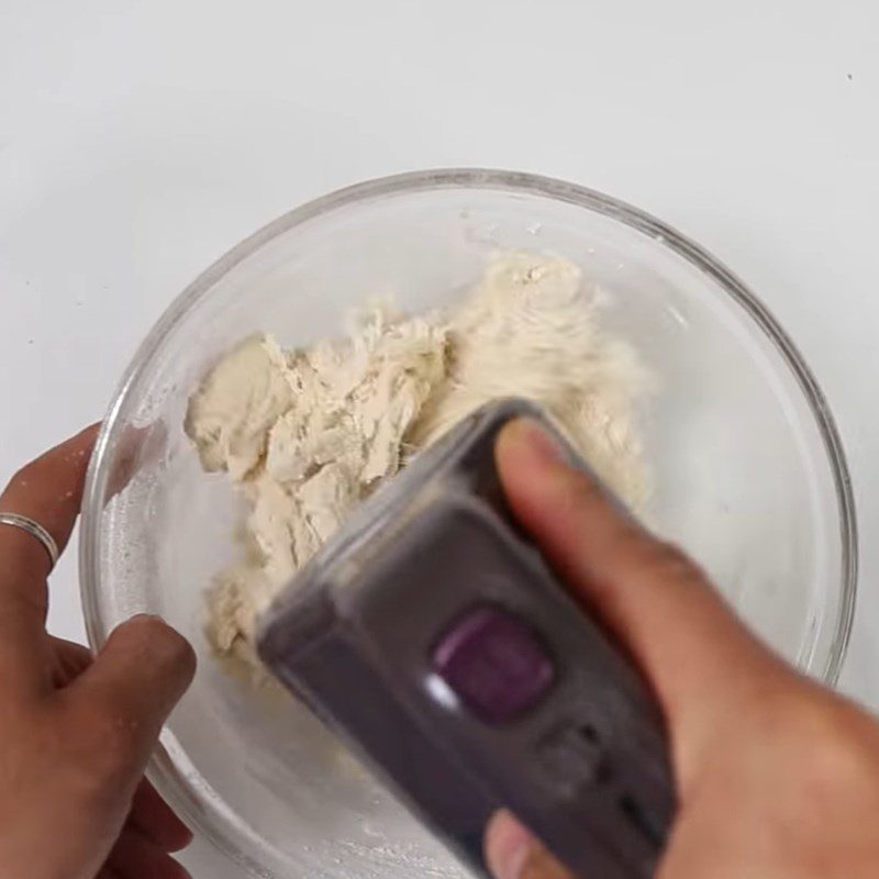 Step 2 Mixing the dough and proofing Danish grape pastry