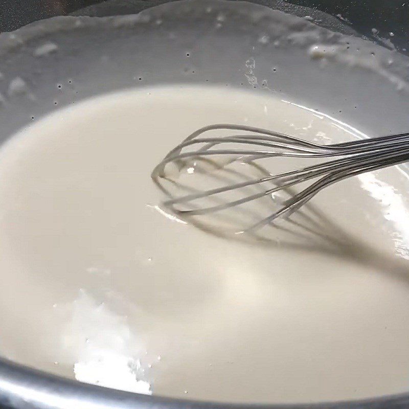 Step 3 Mix the batter for Ho Tay shrimp cake