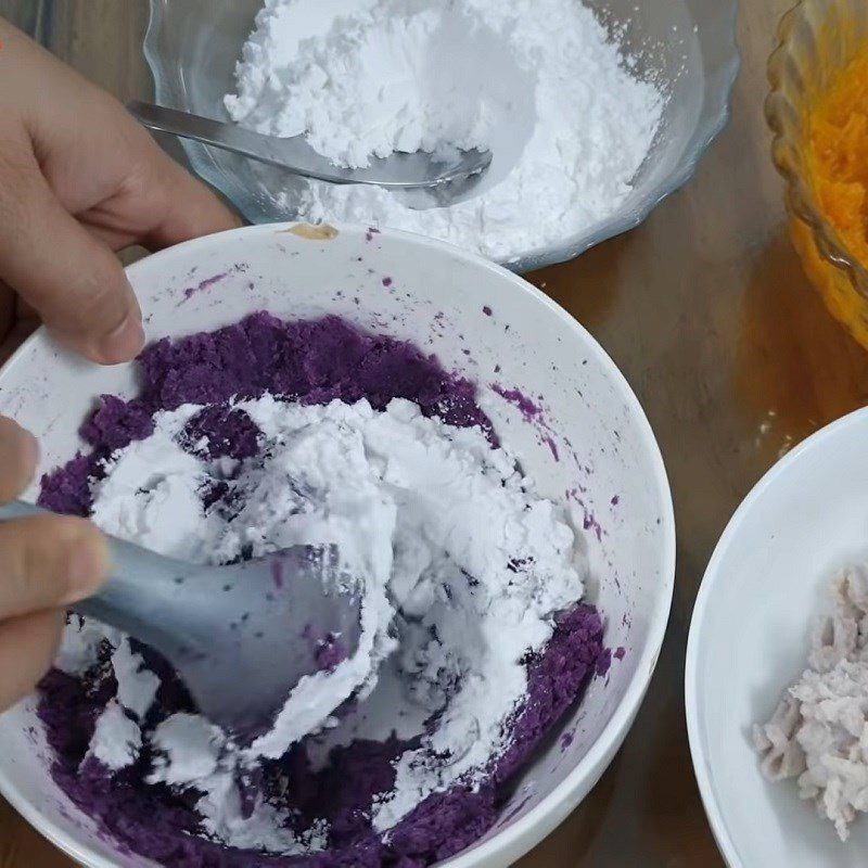 Step 3 Mixing potato dough Sweet potato and pumpkin dessert