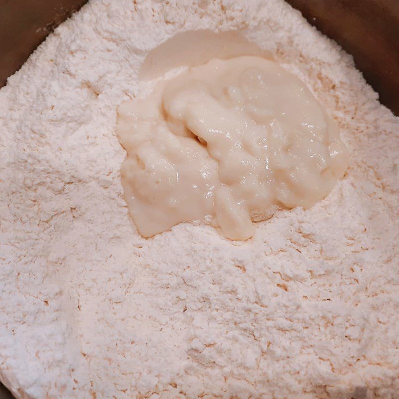 Step 2 Mix the dough for Butter Oil Egg Floss Bread