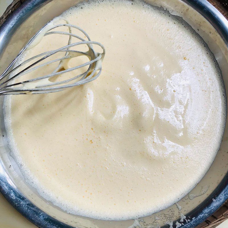 Step 3 Mixing the cake batter Pandan honeycomb cake (recipe shared by users)