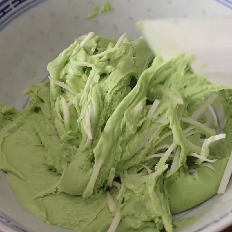 Step 3 Mixing the dough for the Pandan cake with coconut filling