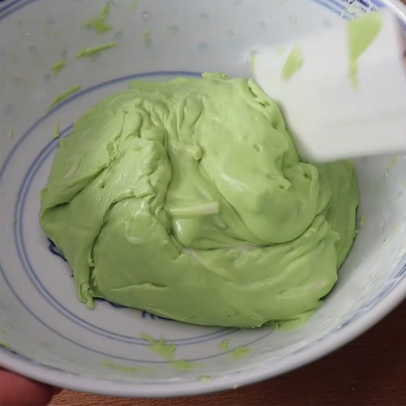 Step 3 Mixing the dough for the Pandan cake with coconut filling