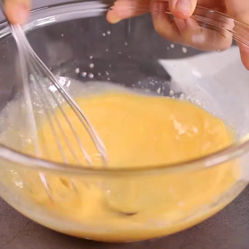 Step 1 Mix the dough for taro-filled doughnuts