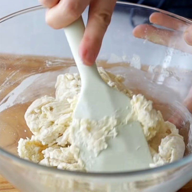 Step 2 Mix egg and milk batter for raisin sandwich bread