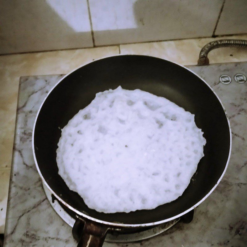 Step 3 Mix the dough and pour the cake The cake is made from wheat flour and tapioca flour