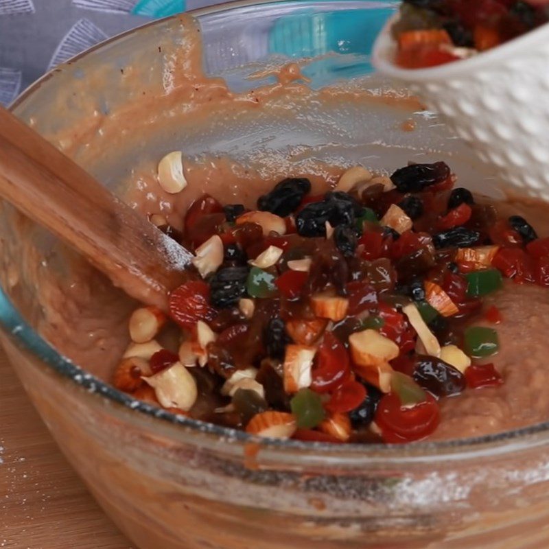 Step 4 Mix the batter with the dried fruit mixture Christmas fruit cake without alcohol