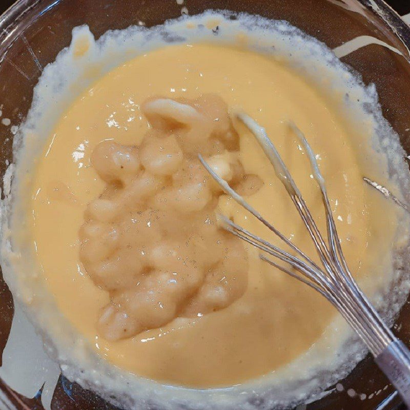 Step 2 Mix the flour with egg yolk for Banana Coconut Sponge Cake using the oven