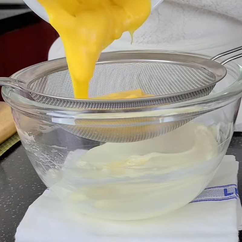 Step 6 Mixing flour with pineapple juice Pineapple cheesecake