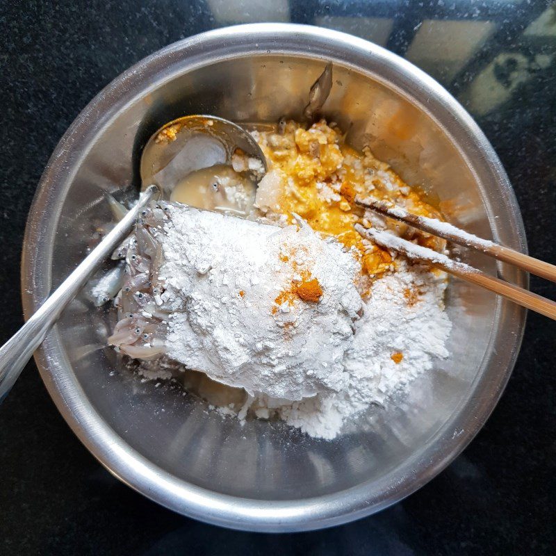 Step 1 Mix the Anchovies for Fried Anchovies with Wheat Flour and Rice Flour