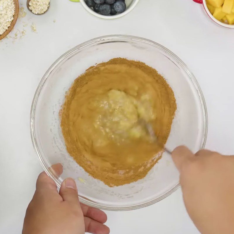 Step 2 Mix the ingredients and pour into molds for Yogurt Oatmeal Cake