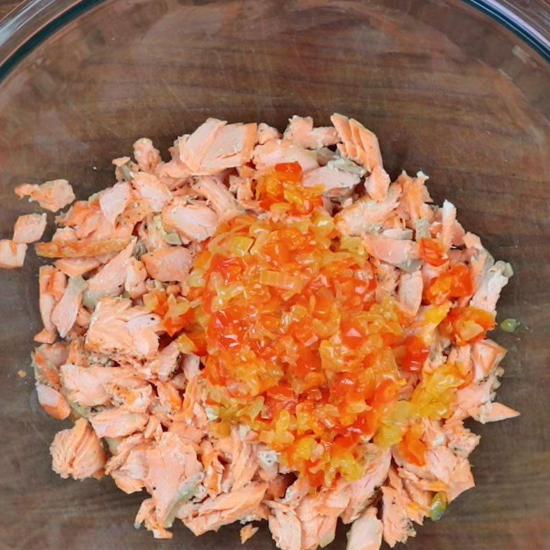 Step 5 Mixing the filling Salmon bell pepper