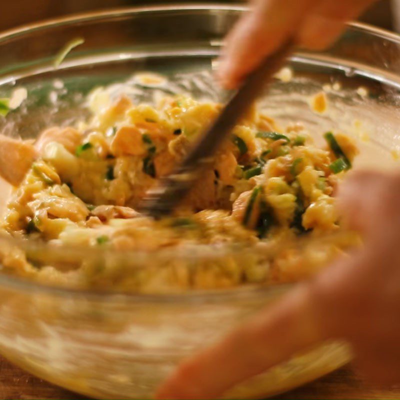 Step 6 Mixing the fish cake Salmon potato cake