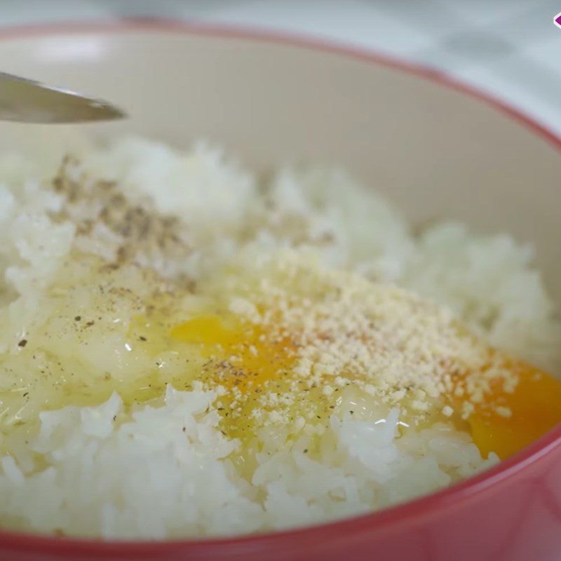 Step 3 Mix rice Garlic rice with chicken