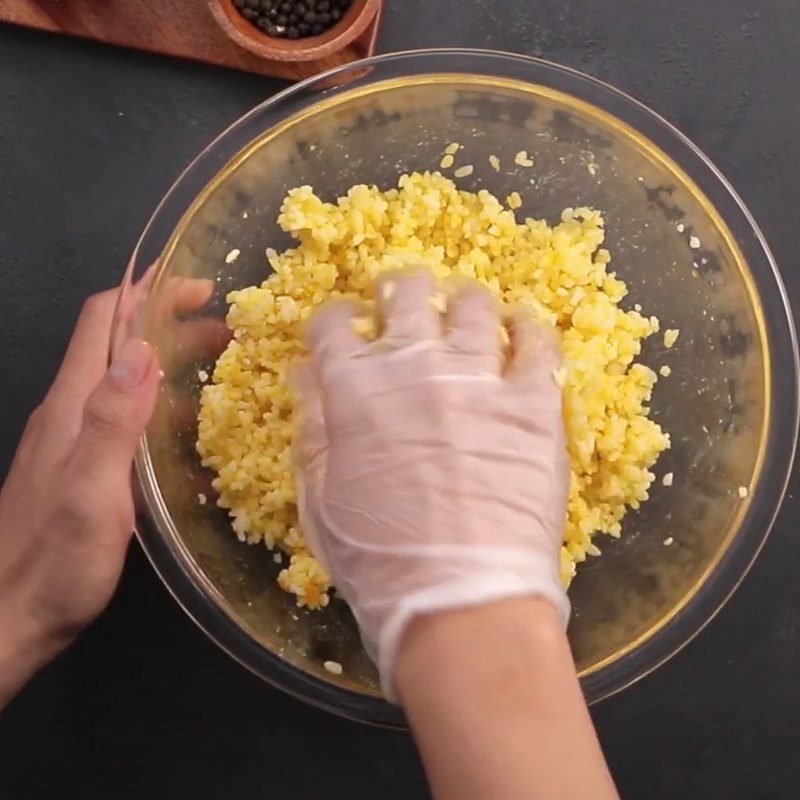 Step 4 Mixing Rice Salted Egg Shrimp Fried Rice