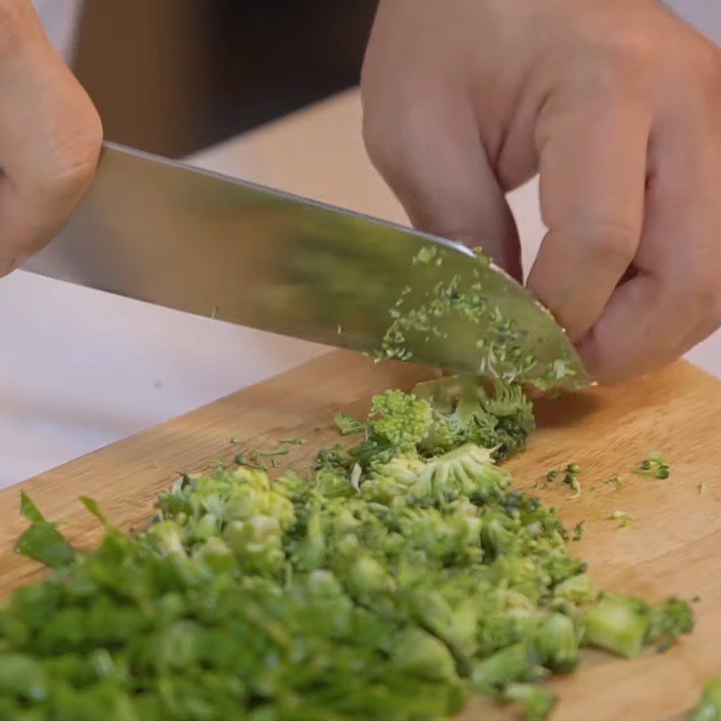 Step 1 Mix the rice and prepare the ingredients Heart-shaped fried rice