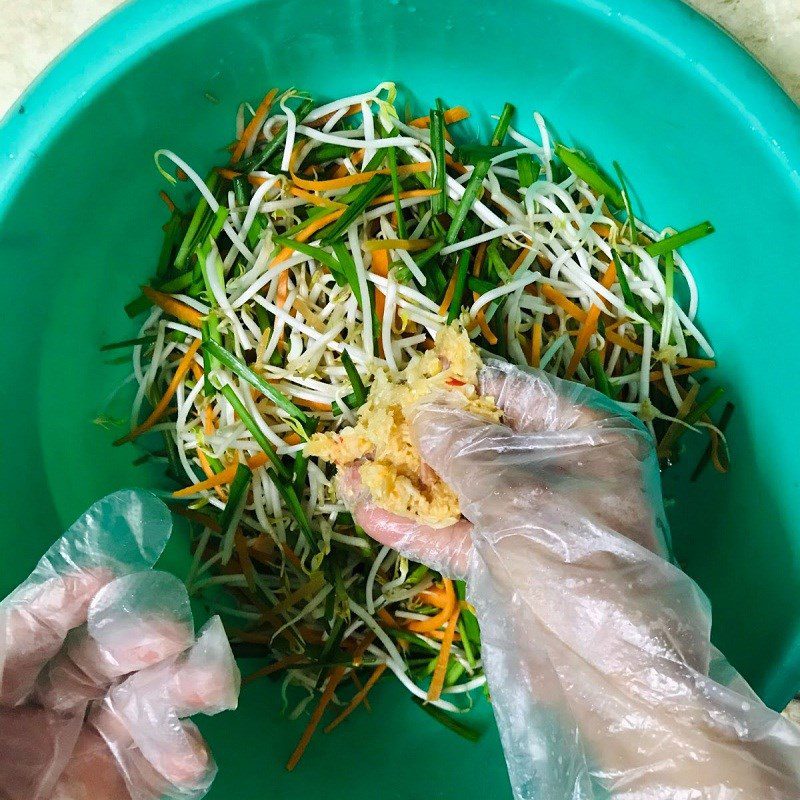 Step 3 Mix bean sprouts and chives Bean sprouts and chives (recipe shared by a user)