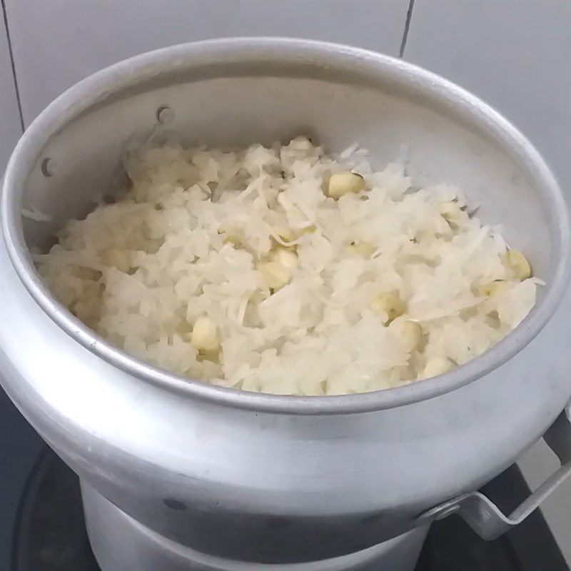 Step 5 Mix coconut and coconut milk with sticky rice Sticky rice with coconut and lotus seeds