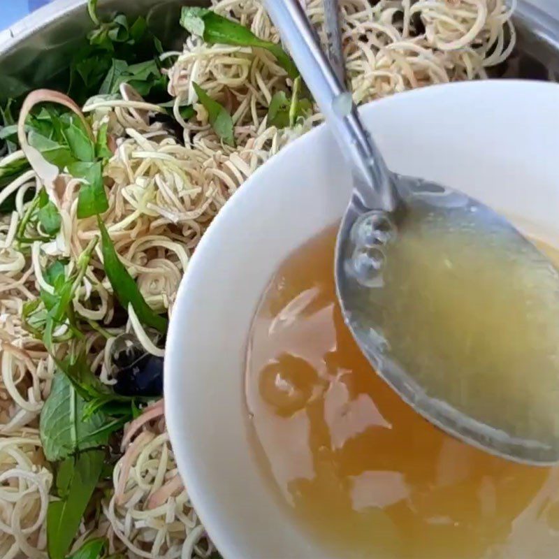 Step 4 Mix the salad Banana flower snail salad