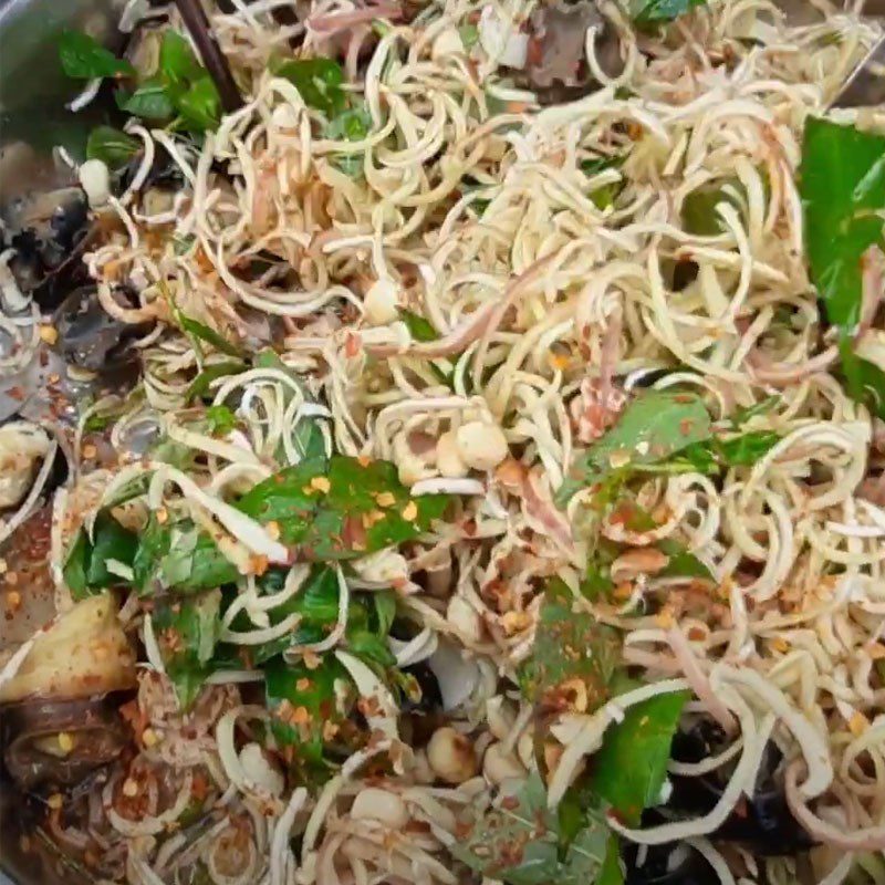 Step 4 Mix the salad Banana flower snail salad