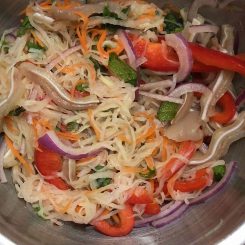 Step 5 Mix the salad for the kohlrabi, carrot, and pig ear salad