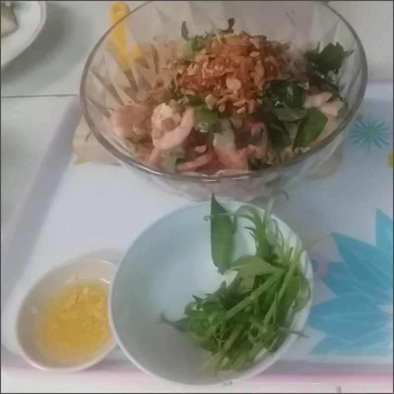 Step 4 Mixing the salad Shrimp and Rambutan Salad