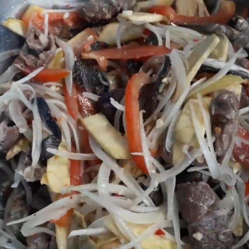 Step 5 Mixing the salad Beef with pickled vegetables