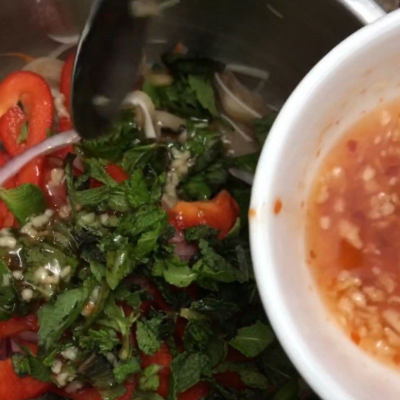 Step 5 Mix the salad for the kohlrabi, carrot, and pig ear salad