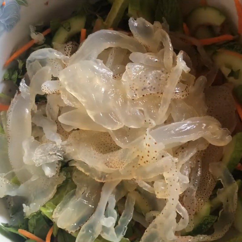 Step 3 Mix the Jellyfish and Cucumber Salad