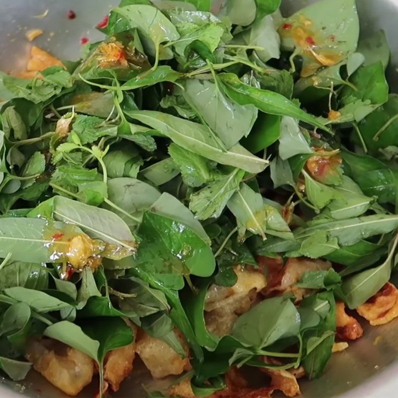 Step 4 Mix the salad Fish skin salad