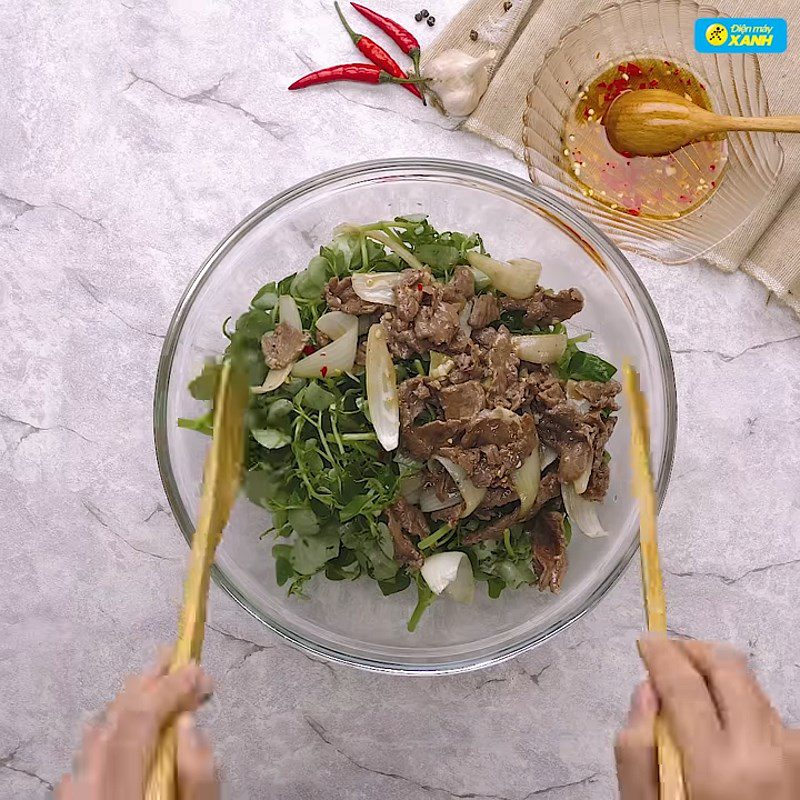 Step 3 Mix the salad Beef salad with water spinach