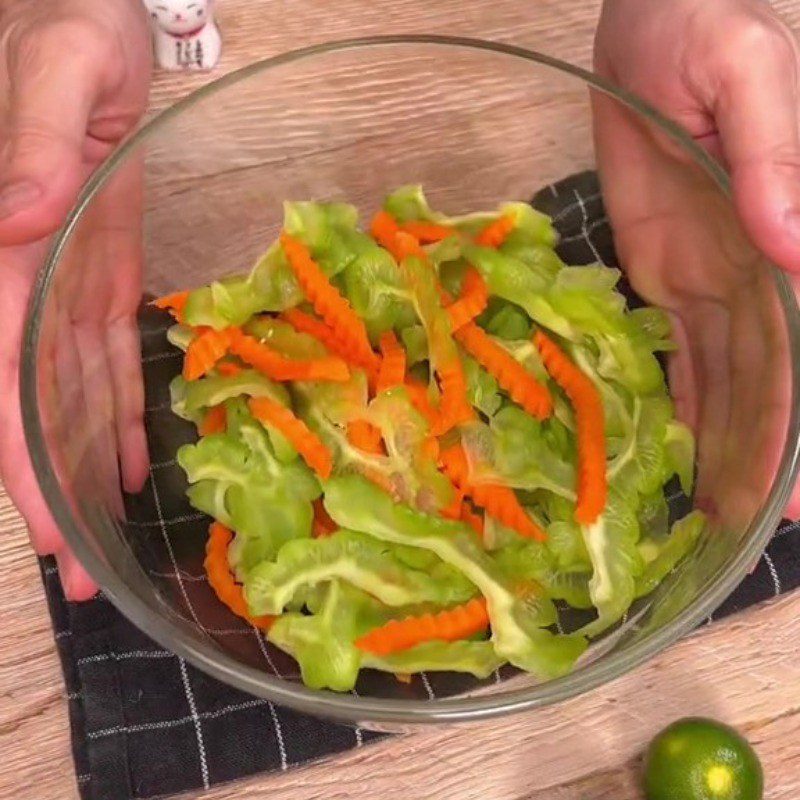 Step 5 Mix the salad Vegetarian Bitter Melon Salad with Chicken Mushroom