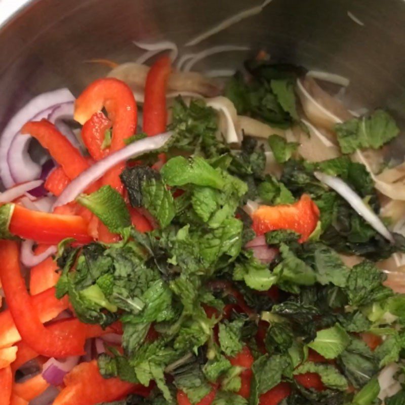 Step 5 Mix the salad for the kohlrabi, carrot, and pig ear salad