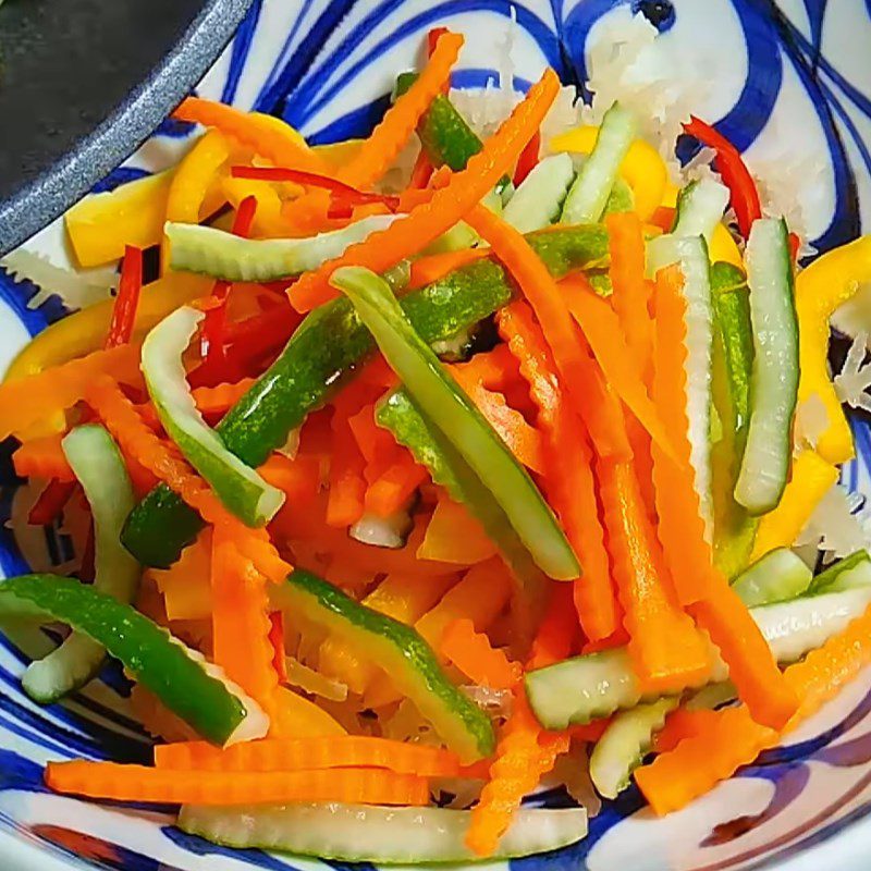 Step 3 Mixing seaweed salad Colorful vegetarian seaweed salad