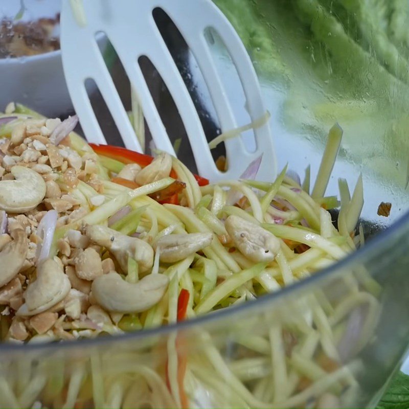 Step 6 Mix the salad and complete Dried shrimp mango salad