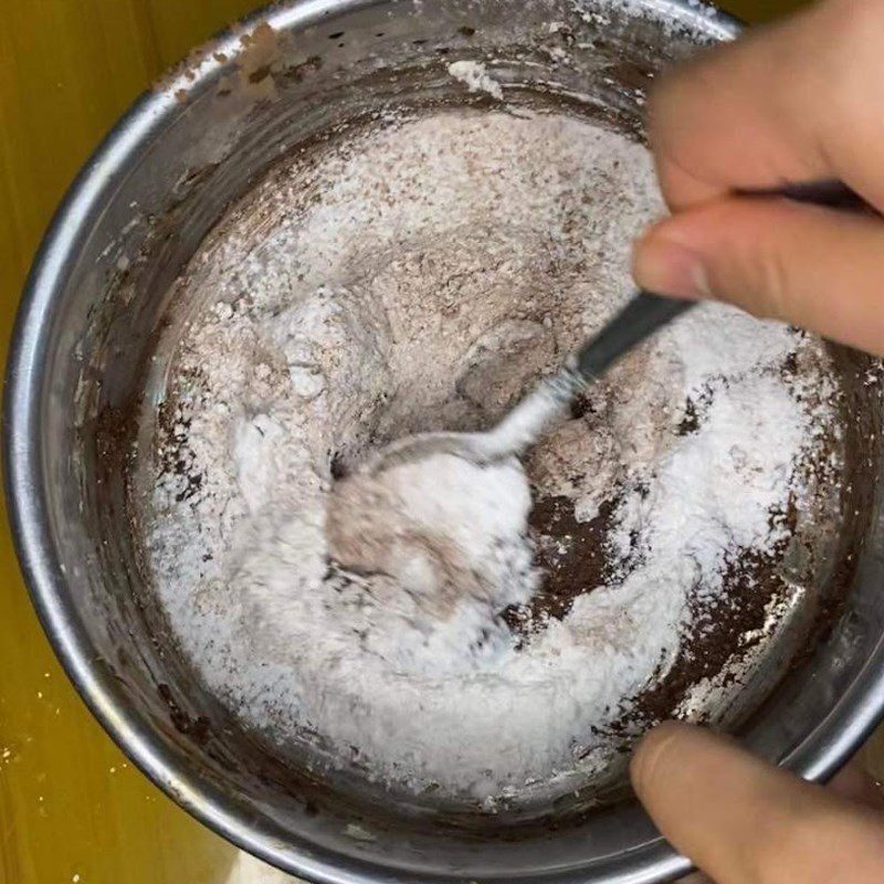 Step 1 Mixing the mixture for Low-Fat Coffee Bean Cookies (recipe shared by a user)