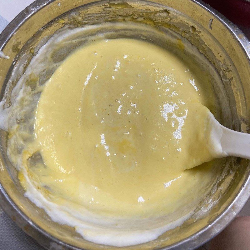 Step 3 Mix the ingredients for sponge cake using a rice cooker (recipe shared by a user)