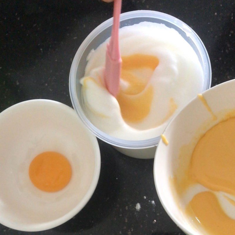 Step 3 Mixing the cake batter Cheese chiffon cake with egg oil sauce