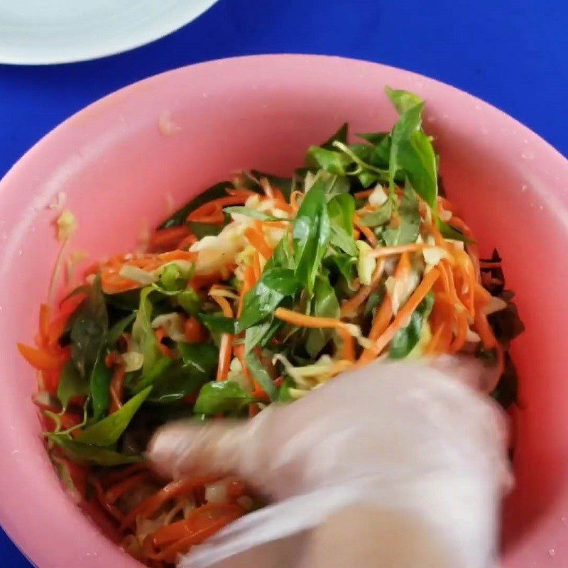 Step 2 Mixing the cabbage mixture Pickled cabbage