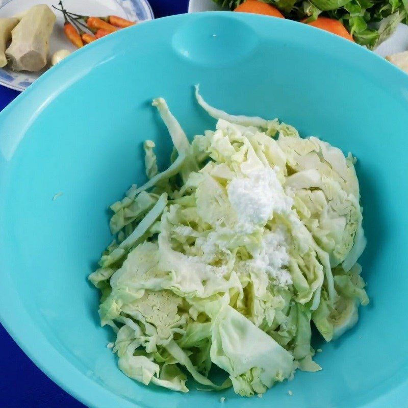 Step 2 Mixing the cabbage mixture Pickled cabbage