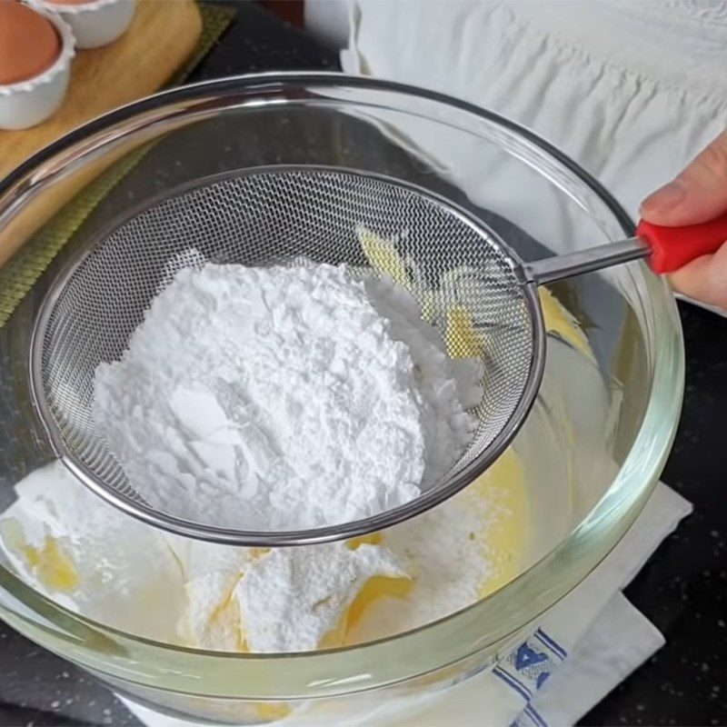 Step 1 Mix the butter, sugar, and eggs for Mixed Fruit Tart in a Cup