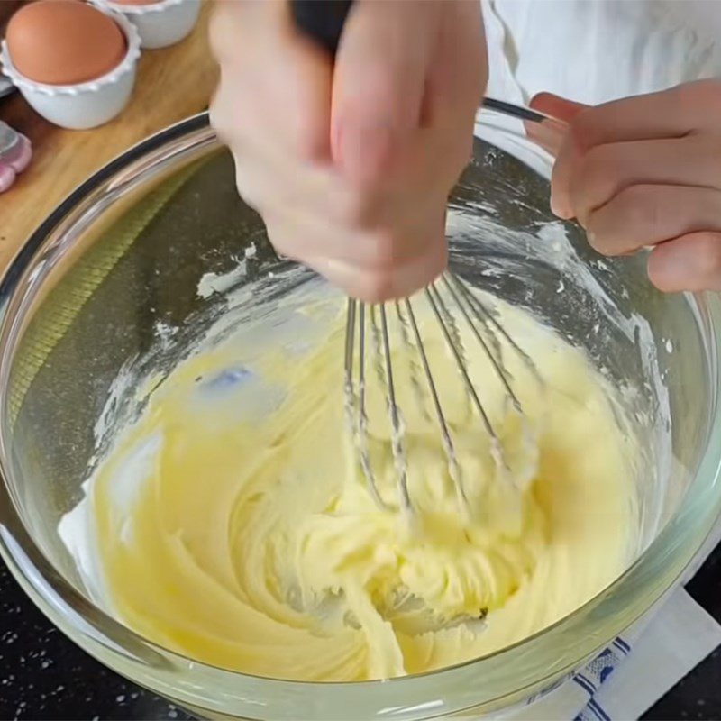 Step 1 Mix the butter, sugar, and eggs for Mixed Fruit Tart in a Cup