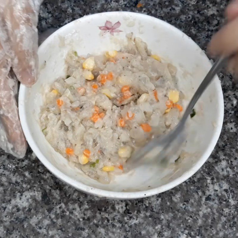 Step 3 Mix the cake mixture and shape the cakes Shrimp and vegetable cake